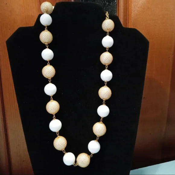 VTG 80s TRIFARI Gold-Toned Caged Chunky White Lucite Bead Necklace Adj. 27-33" L - Picture 3 of 5